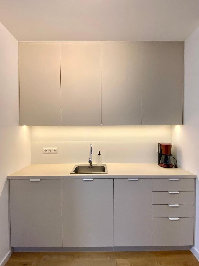 Modern Studio Gardenia_Gartenwohnung Alte Donau Вена Экстерьер фото